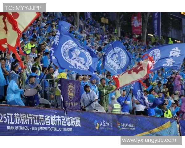 南京足球队在最新状态排行榜中荣登第三名展现强劲实力与潜力 南京足球队在最新状态排行榜中荣登第三名展现强劲实力与潜力