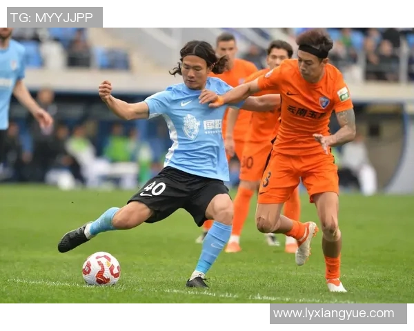 大连足球迎战石家庄球队期待精彩对决展现激情与实力的较量