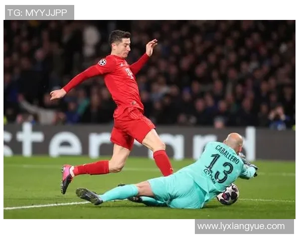 莱万重返老东家引发拜仁球迷愤怒纷纷指责其忘恩负义